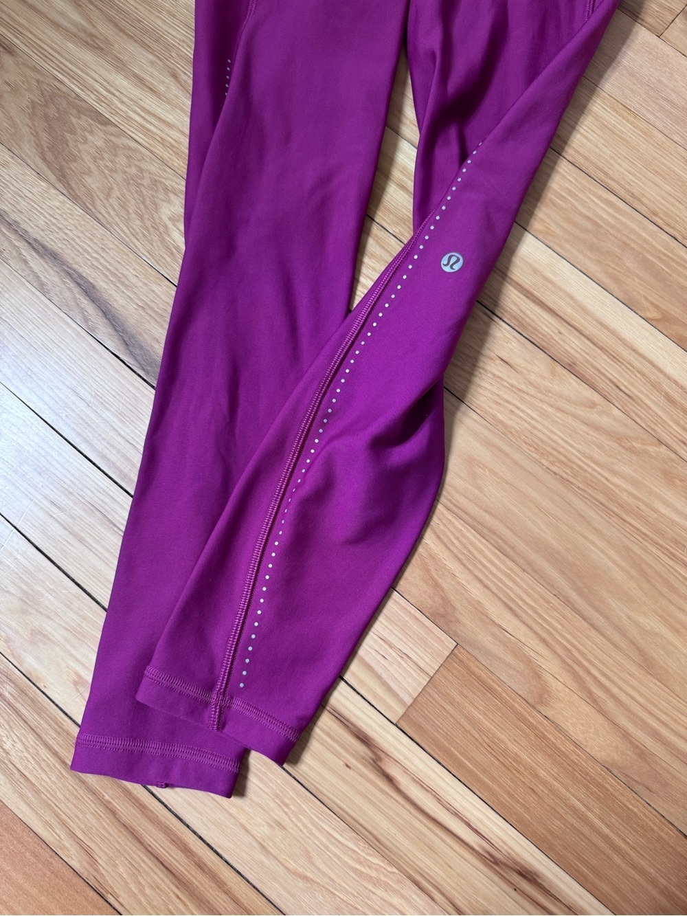 Lululemon Chase the Chill SHR Tight 28" - Picture 4 of 9